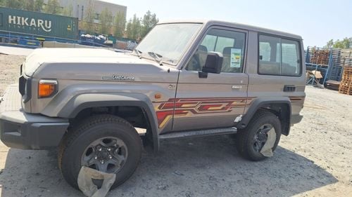 تويوتا لاند كروزر 70 LC71 LX