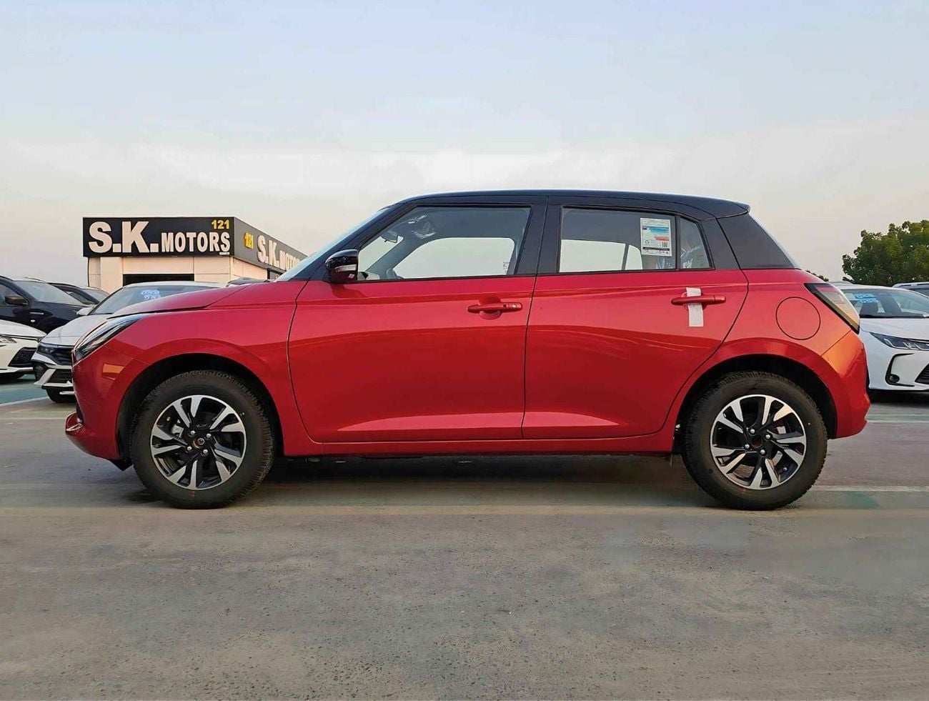 Suzuki Swift GLX DUAL TONE || 1.2L V4 PETROL || RADAR / PUSH START / DVD CAMERA (CODE # GLXR)