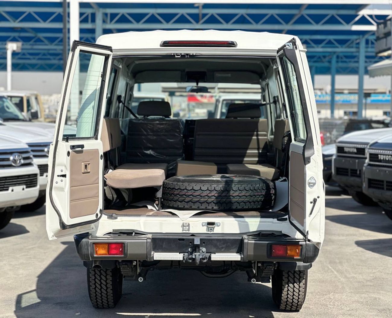 تويوتا لاند كروزر 70 LC 78 HARDTOP 4.0L MT