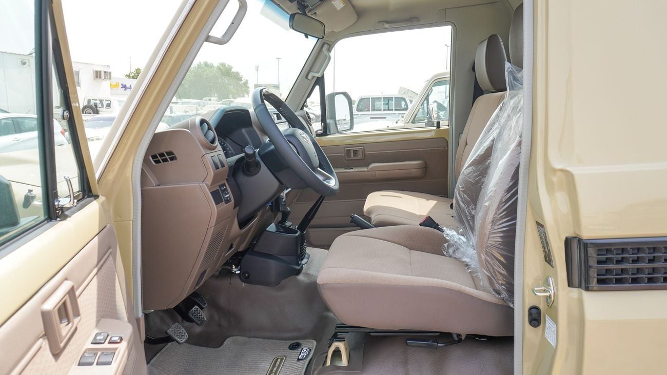 تويوتا لاند كروزر بيك آب 4.0L Oman Specs