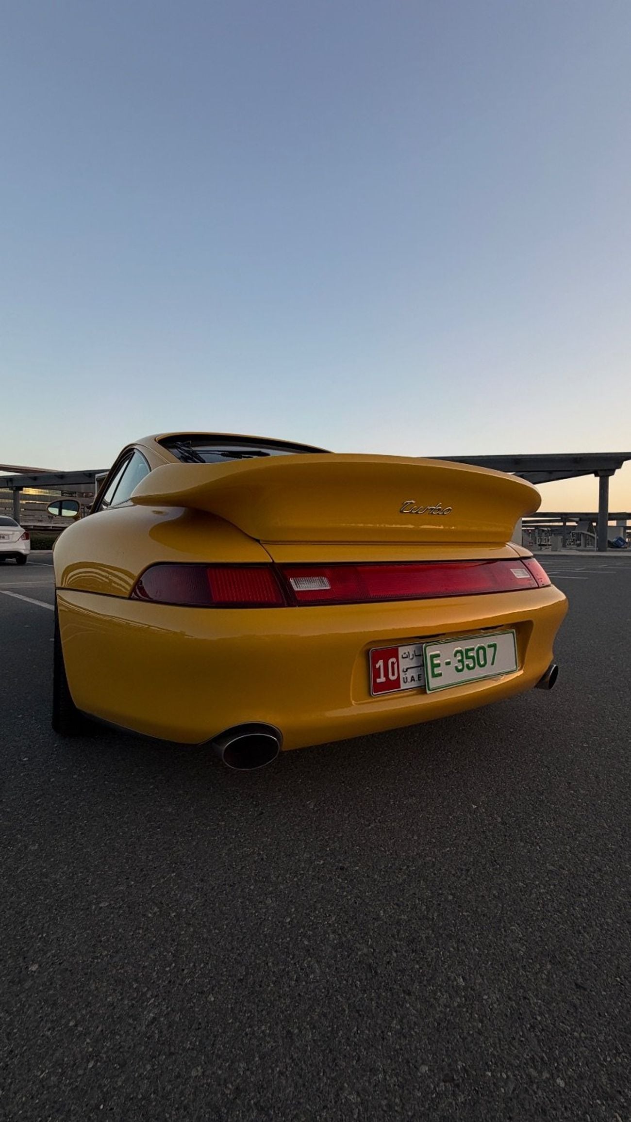 Porsche 911 CARRERA