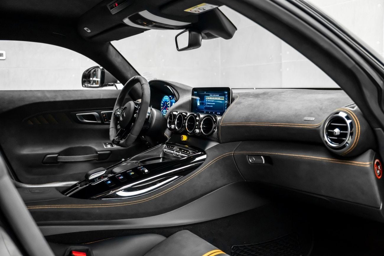 مرسيدس بنز AMG GT BLACK SERIES