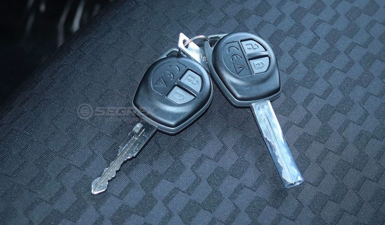 سوزوكي جيمني GLX . 1.5L . Petrol . 4WD . 4-Speed Automatic . 5 Seats . 5 Doors موديل 2026. للتصدير