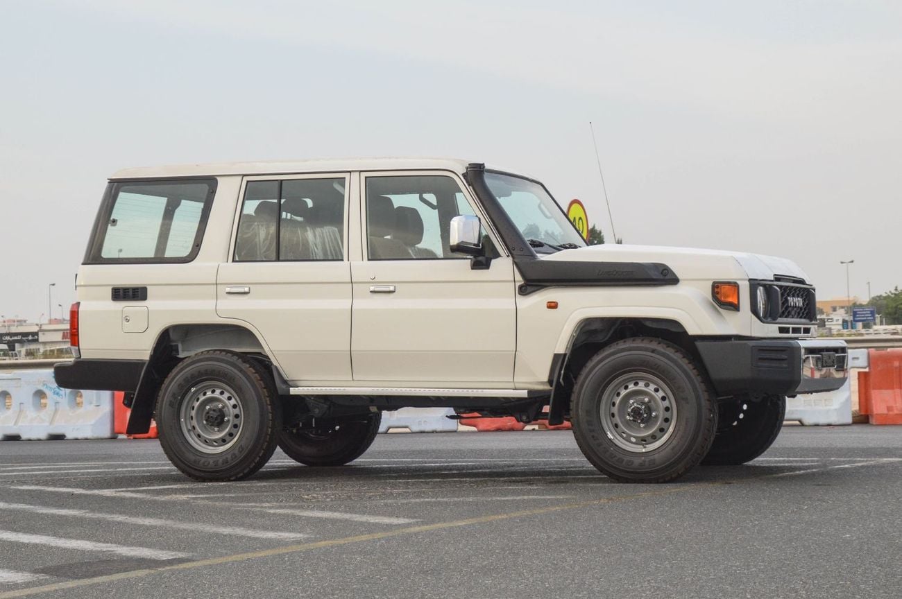 تويوتا لاند كروزر 70 LC76 LX 2.8L 4WD SUV 2026