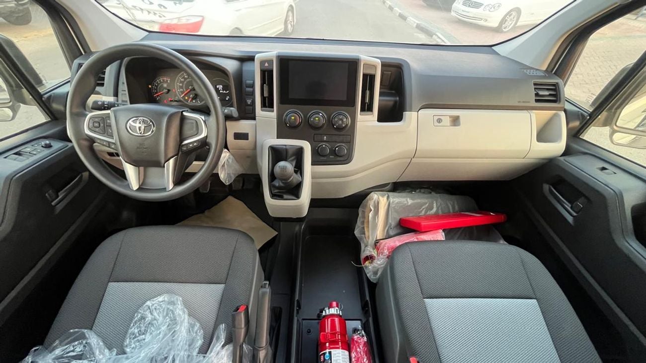 Toyota Hiace DX