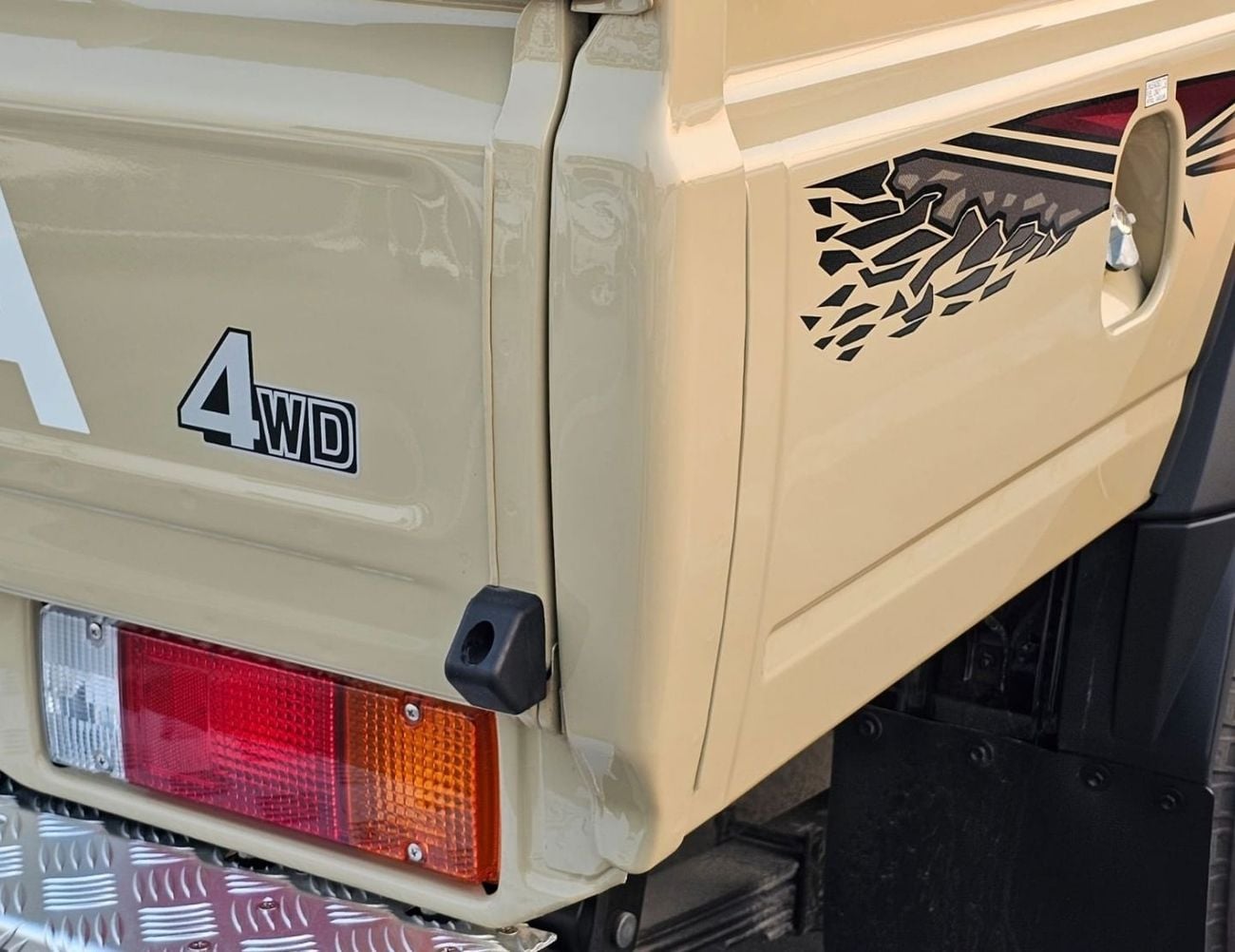 Toyota Land Cruiser Pick Up LC79 SINGLE CABIN || 4.0L PETROL V6 A/T | RADAR | FULL OPTION (CODE # SC)