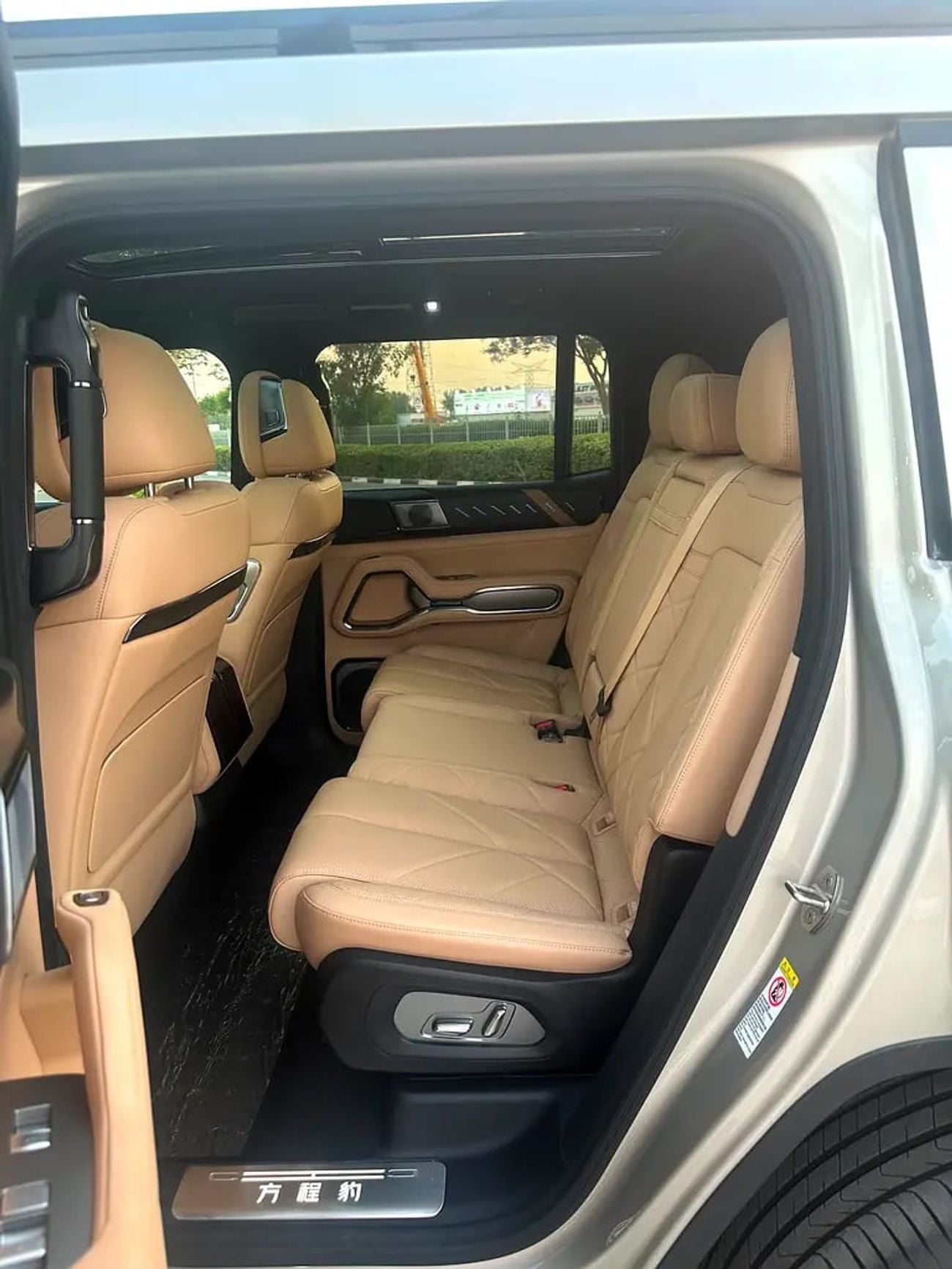 BYD Leopard 8 FLAGSHIP full option flagship full option brand km
