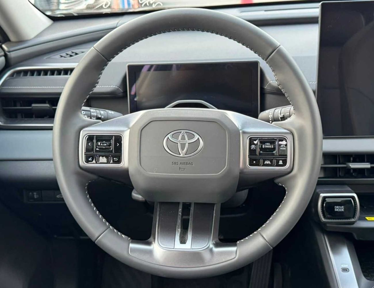 Toyota RAV4 LUXURY TOYOTA RAV4 LUXURY || 2.0L PETROL V4 | RADAR | PANORAMIC ROOF | REAR ENTERTAINMENT SCREEN | FULL OPT
