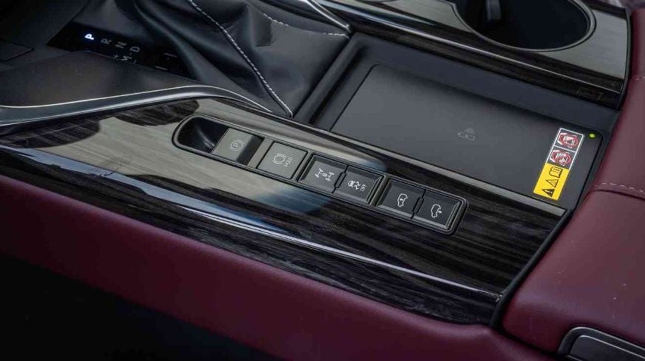 لكزس LX 600 Urban ECTAV0001 - لكزس LX600 أوربان 2026 - محرك بنزين 3.5 لتر، ناقل حركة أوتوماتيكي - لون أسود مع مقصورة د