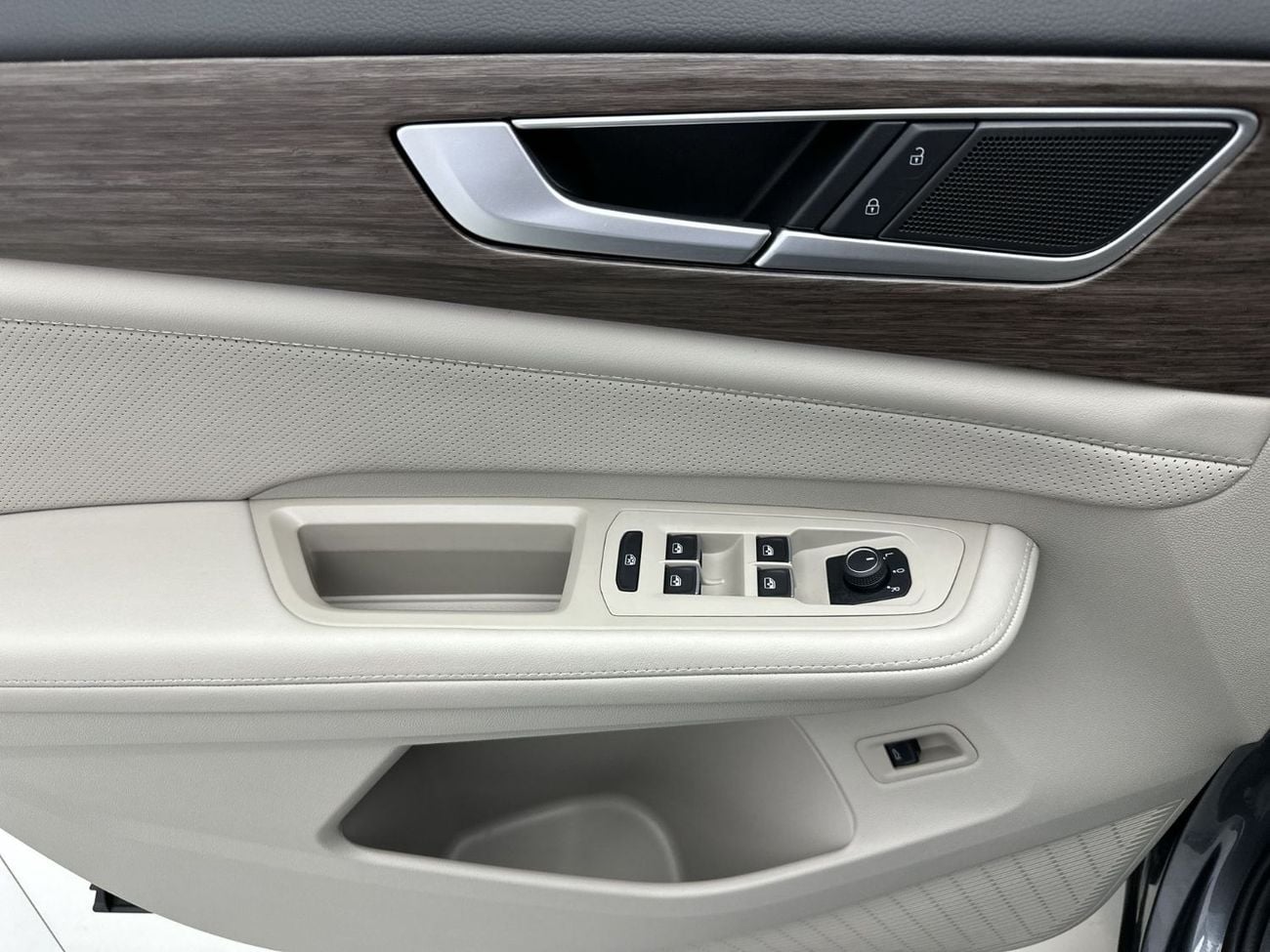 Volkswagen Teramont COMFORTLINE Teramont Comfortline Premium Leather 7-Seater SUV | Panoramic Sunroof | Desert Comfort Ready