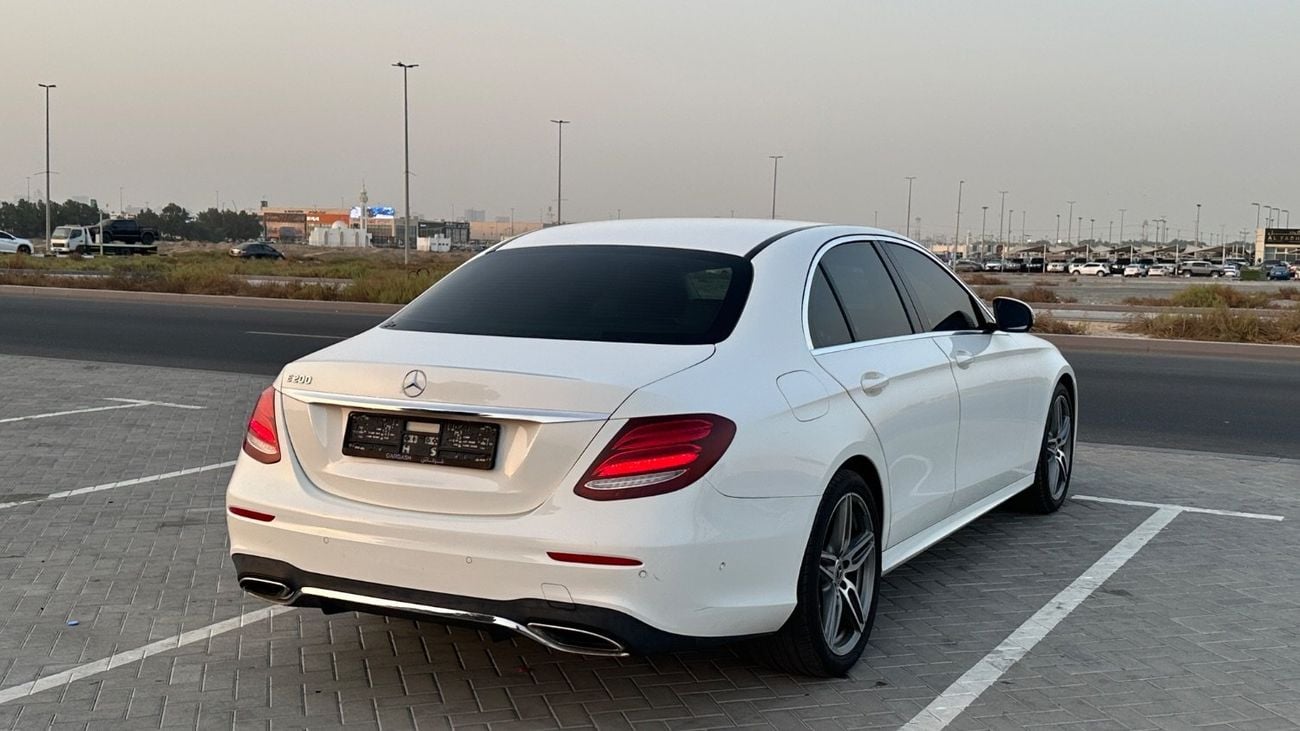 Mercedes Benz E200 PREMIUM