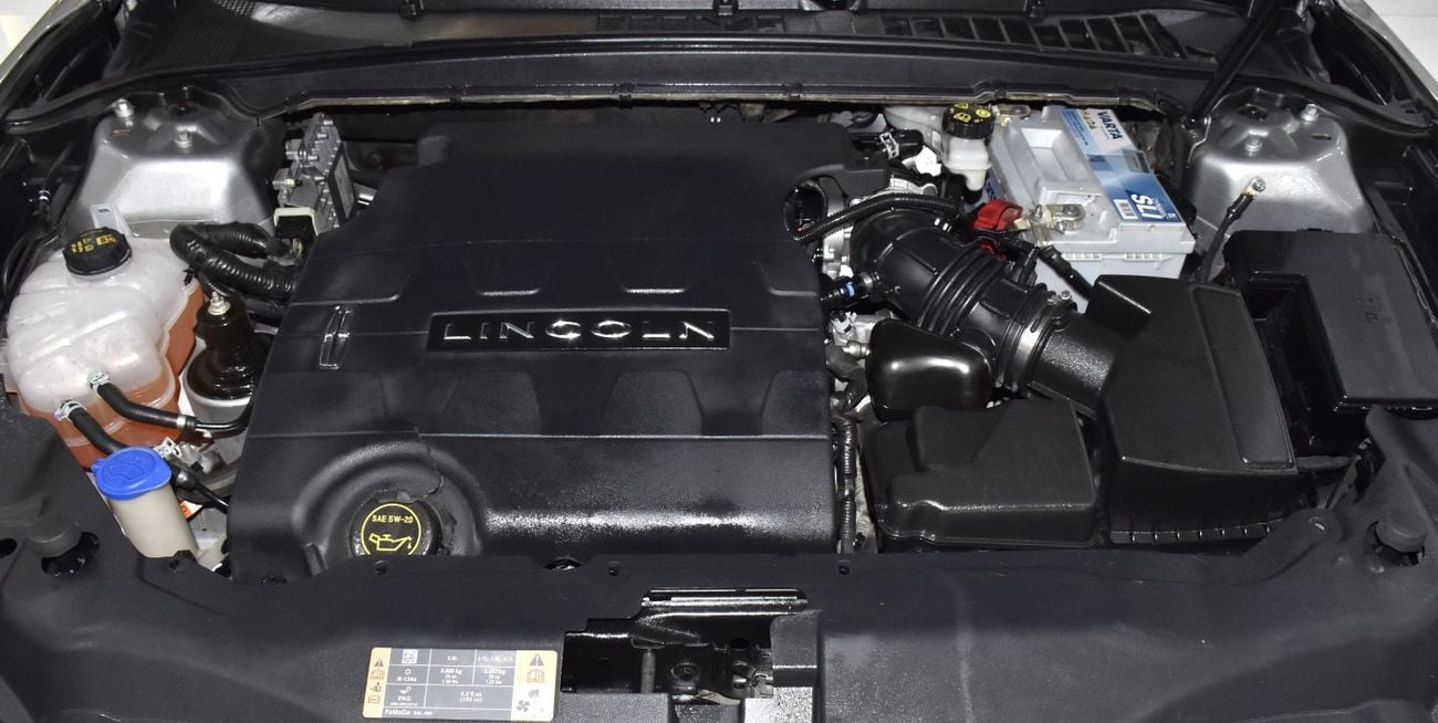 Lincoln Continental RESERVE EXCELLENT DEAL for our Lincoln Continental ( 2020 Model ) in Silver Color GCC Specs