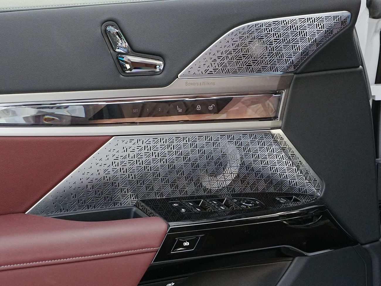 BMW 740i