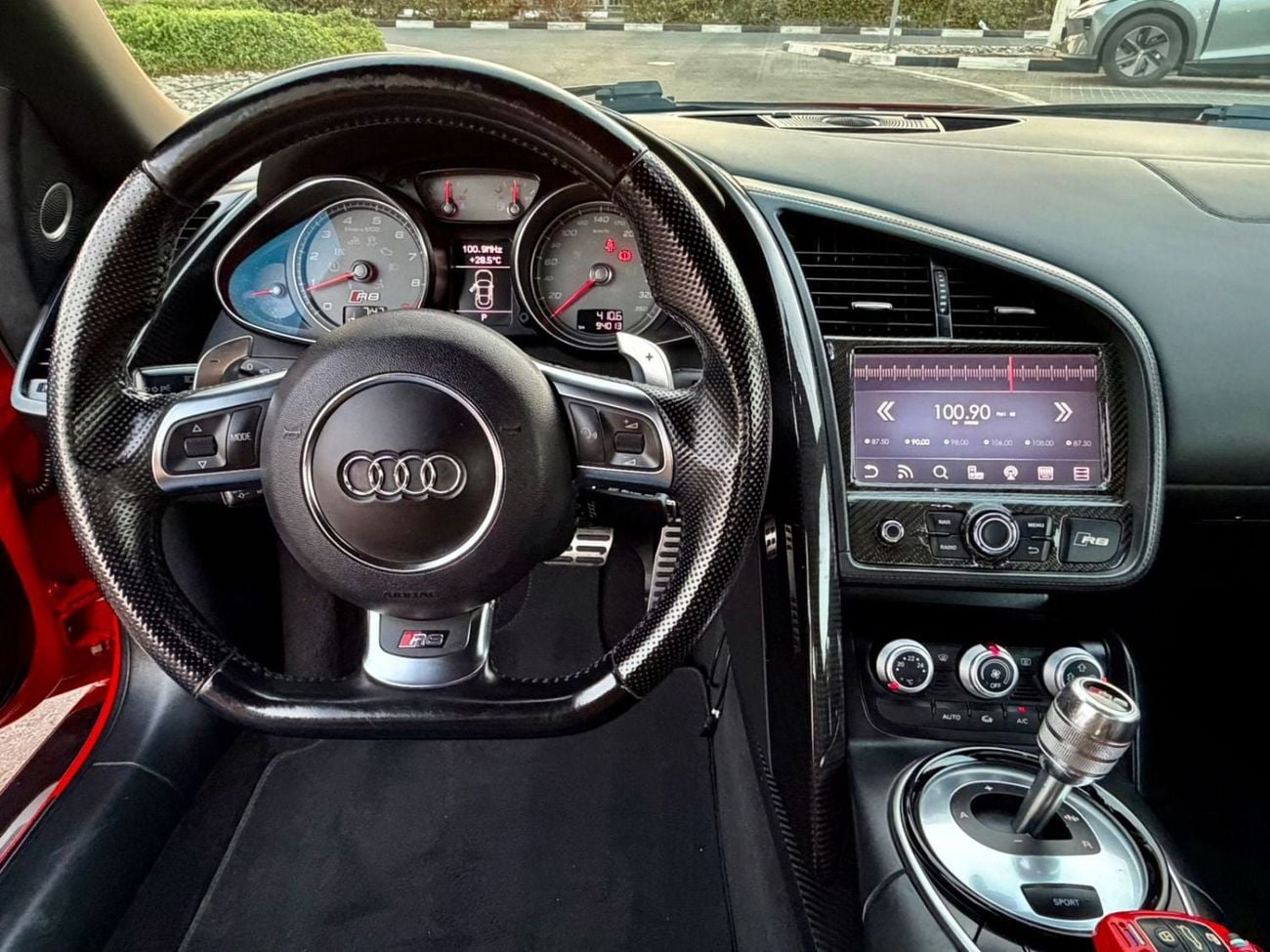 Audi R8 Spyder FSI Audi R8 Spyder 2016 GCC Specs V8 Convertible in Perfect Conditions