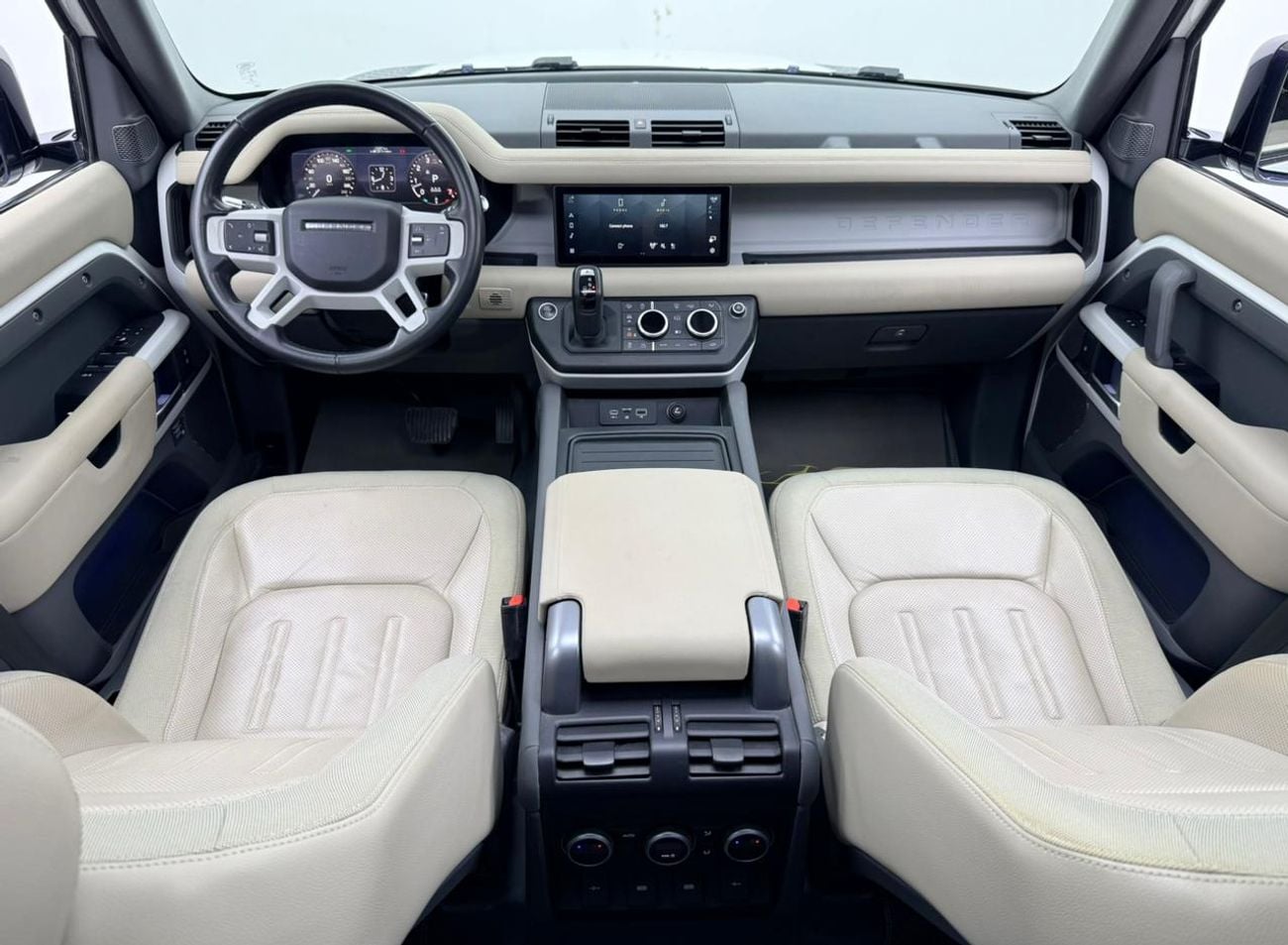 Land Rover Defender 110 SE P400 2020 Land Rover Defender 110 SE P400, Warranty, Full LR Service History, Low Km, Fully Loaded, GCC