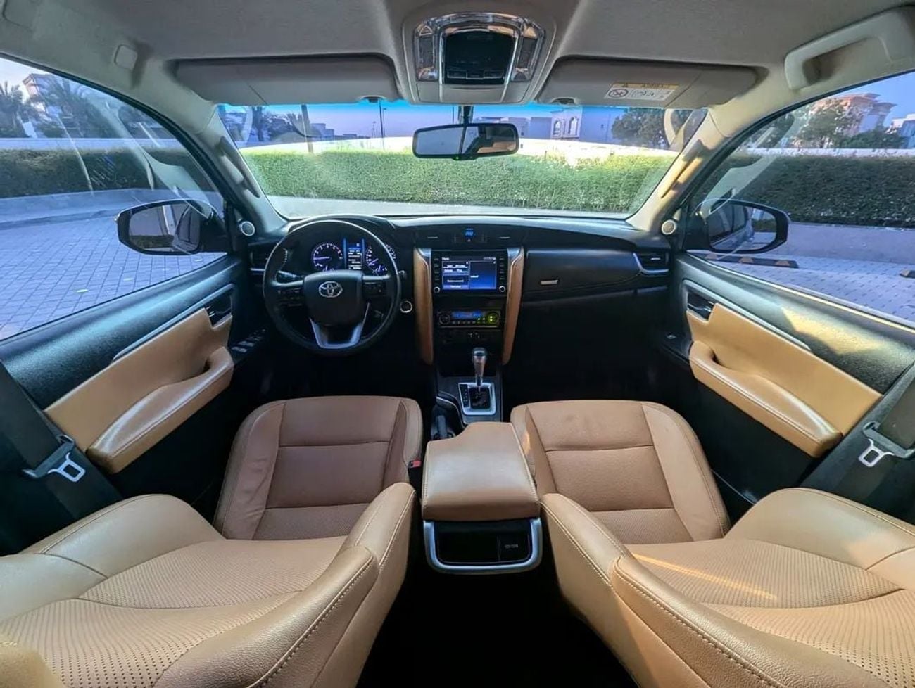 Toyota Fortuner VXR GCC specs interior and Exterior Excellent Condition V6 4.0L