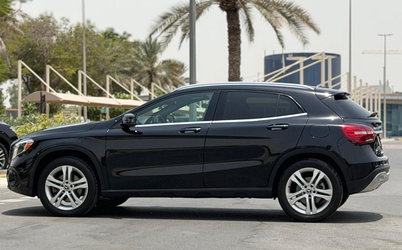 مرسيدس بنز GLA 250 ستاندارد 2020 Mercedes-Benz GLA 250 4MATIC | TOP OPTIONS LIKE NEW WITH ONE YEAR WARRANTY