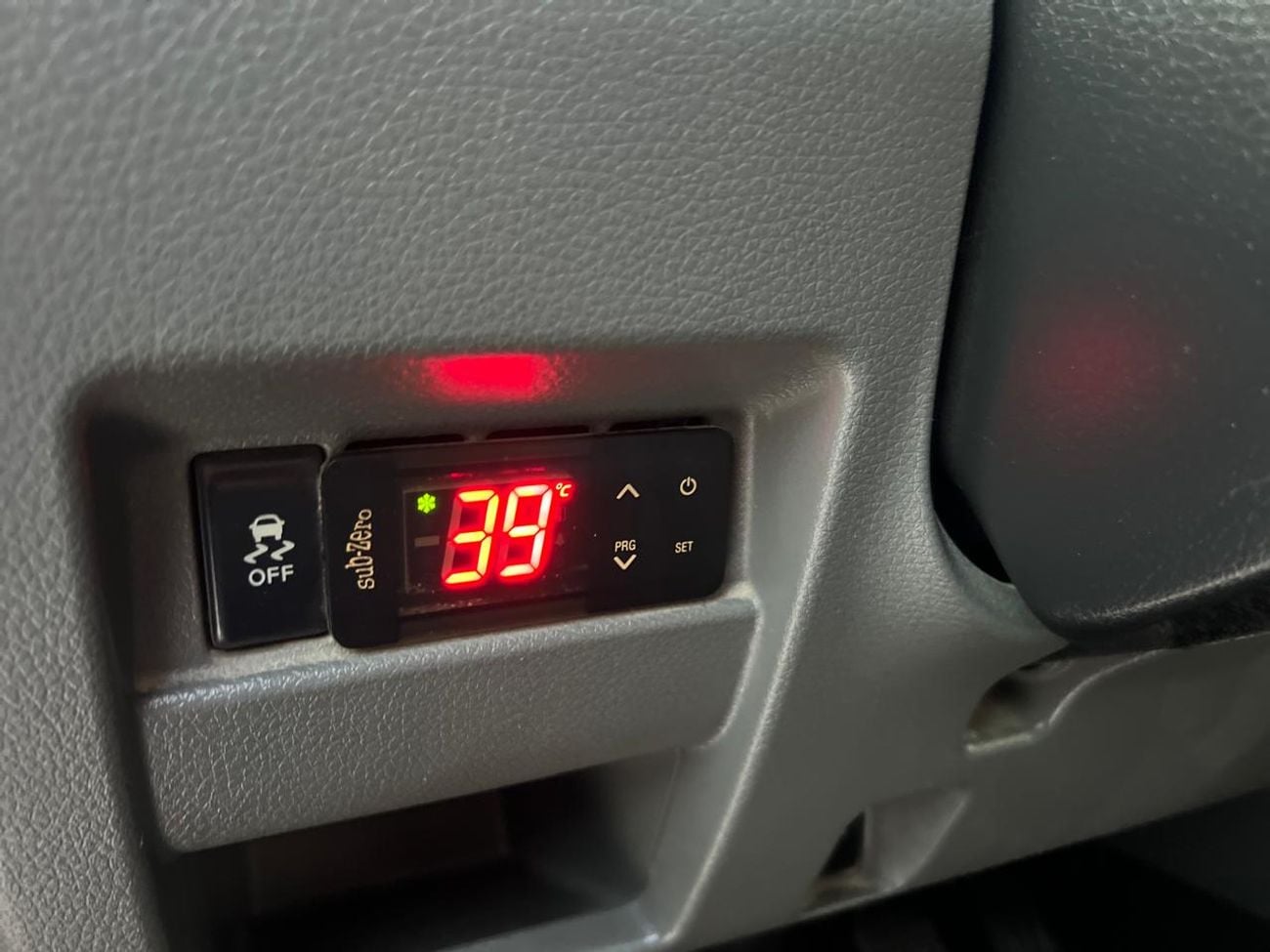 Nissan Urvan STANDARD