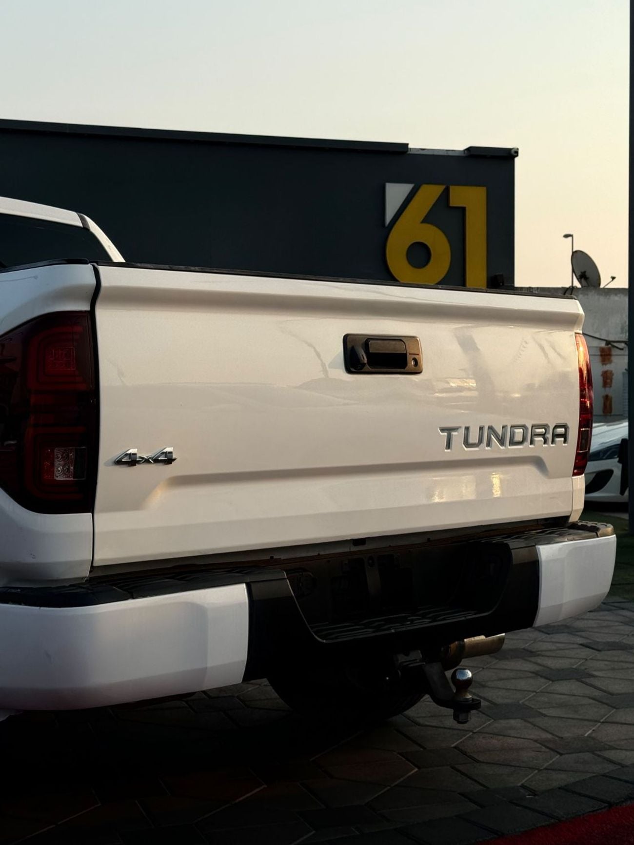 Toyota Tundra STANDARD 49,000
