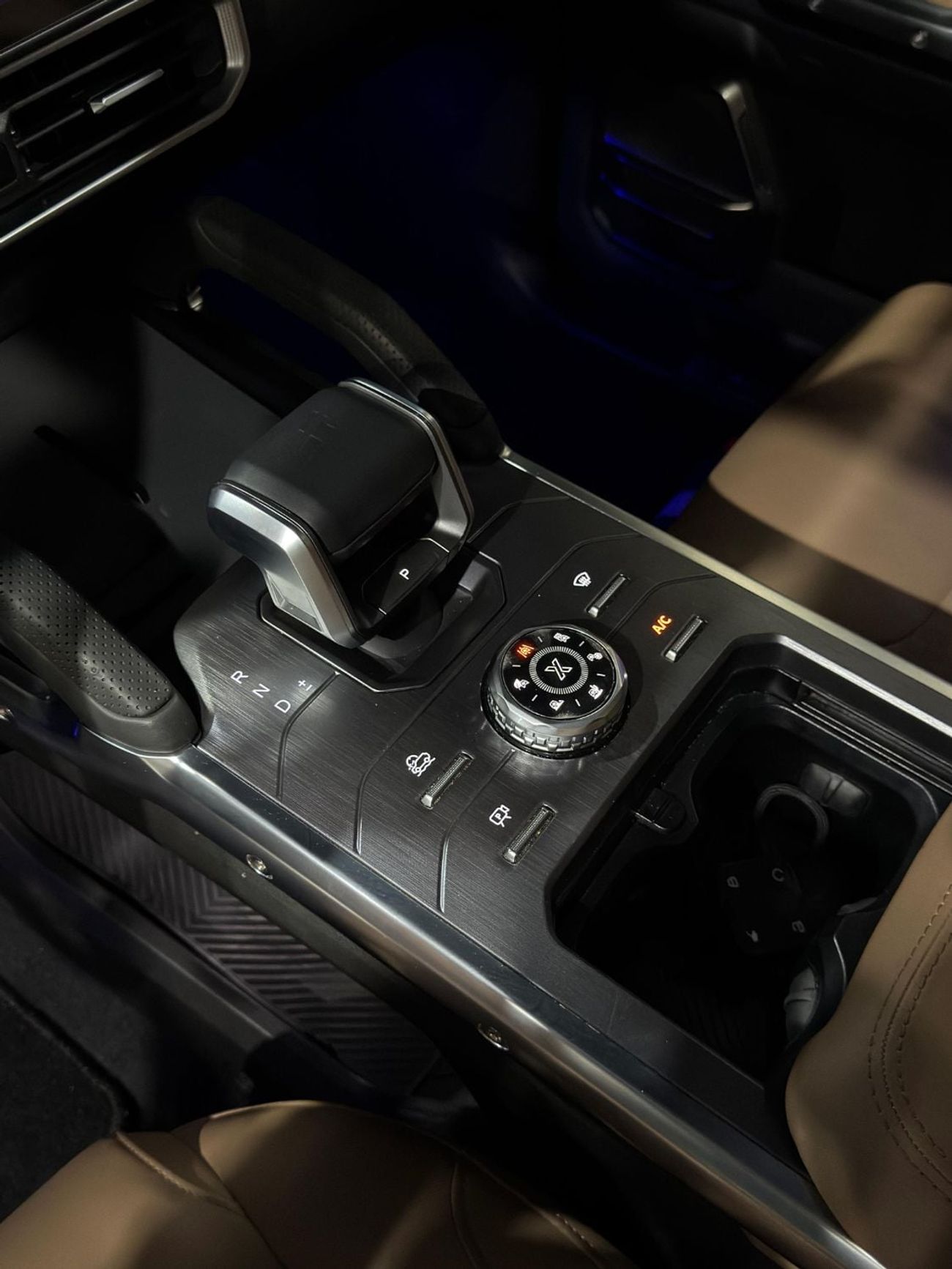 Jetour T2 LUX