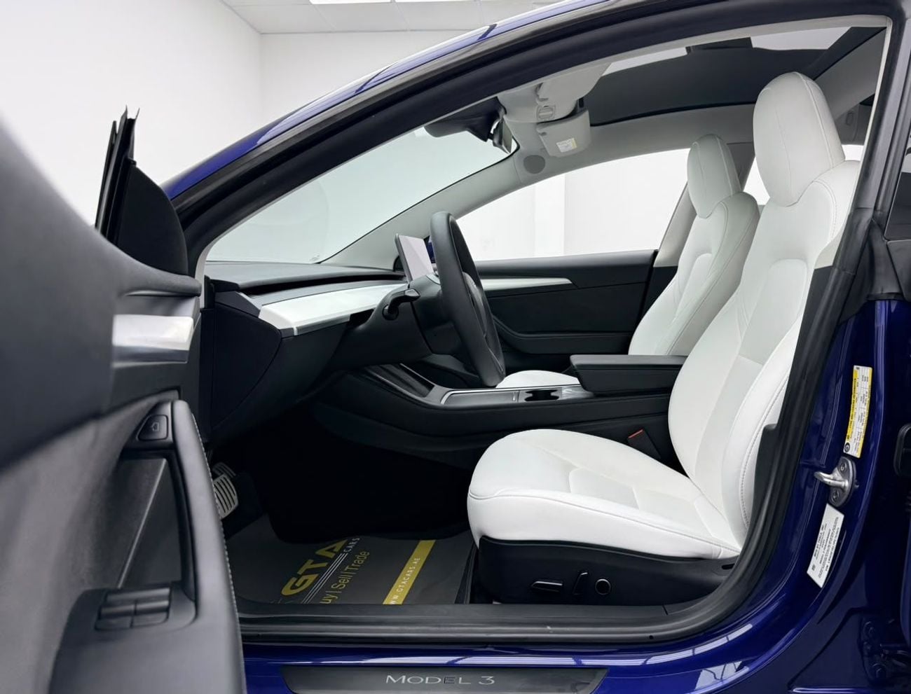 Tesla Model 3 PERFORMANCE 2023 Tesla Model 3 Performance, 2027 Tesla Warranty, Full Tesla Service History, Fully Loaded, GCC