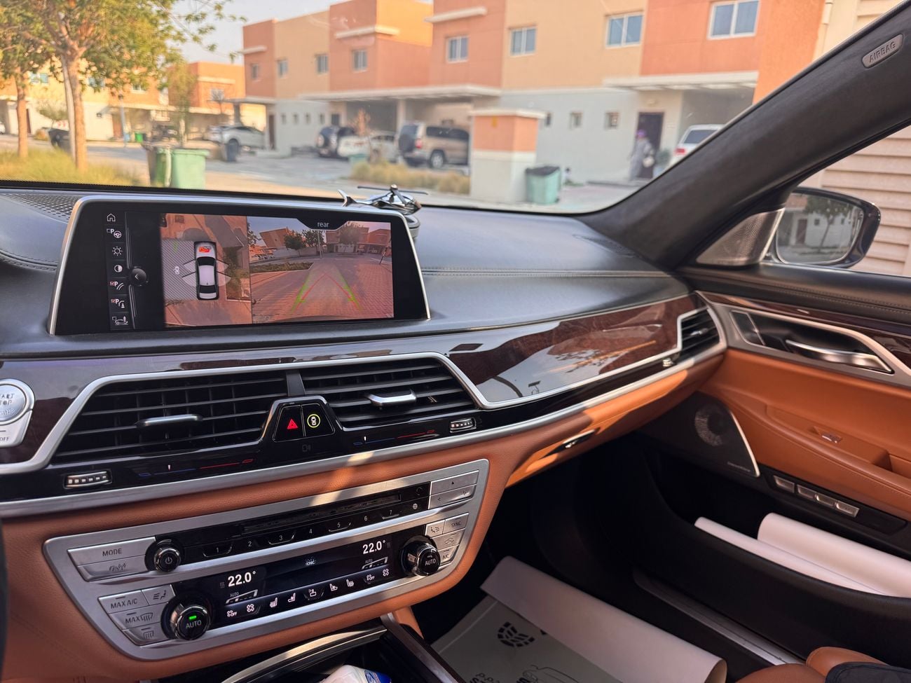 بي أم دبليو 750Li إكس درايف لاكجوري