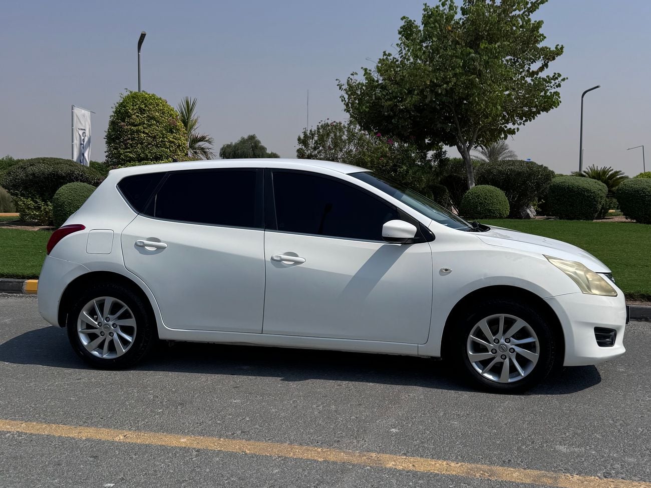 Nissan Tiida S