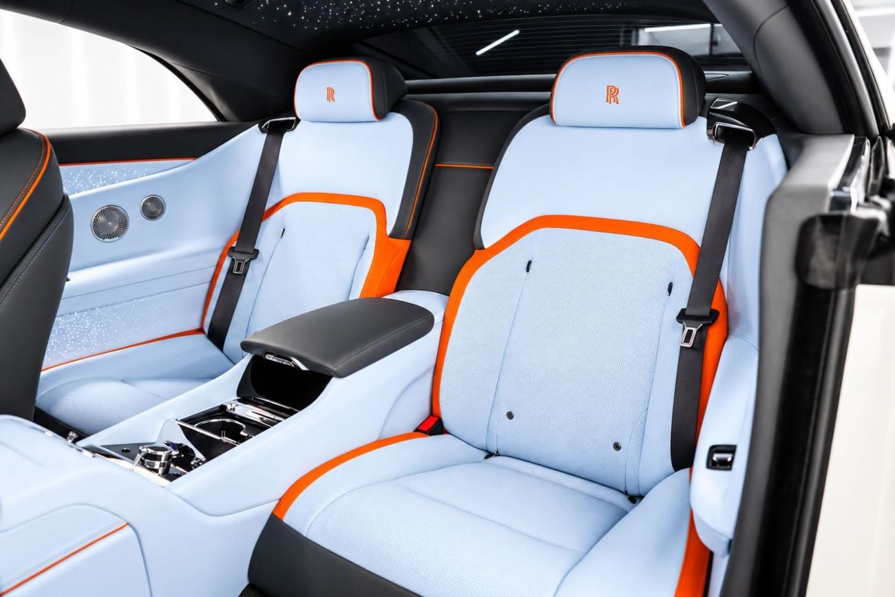 Rolls Royce Spectre STANDARD Silver Badge | GCC Specs | WARRANTY AND SERVICE | EXCELLENT CONDITION