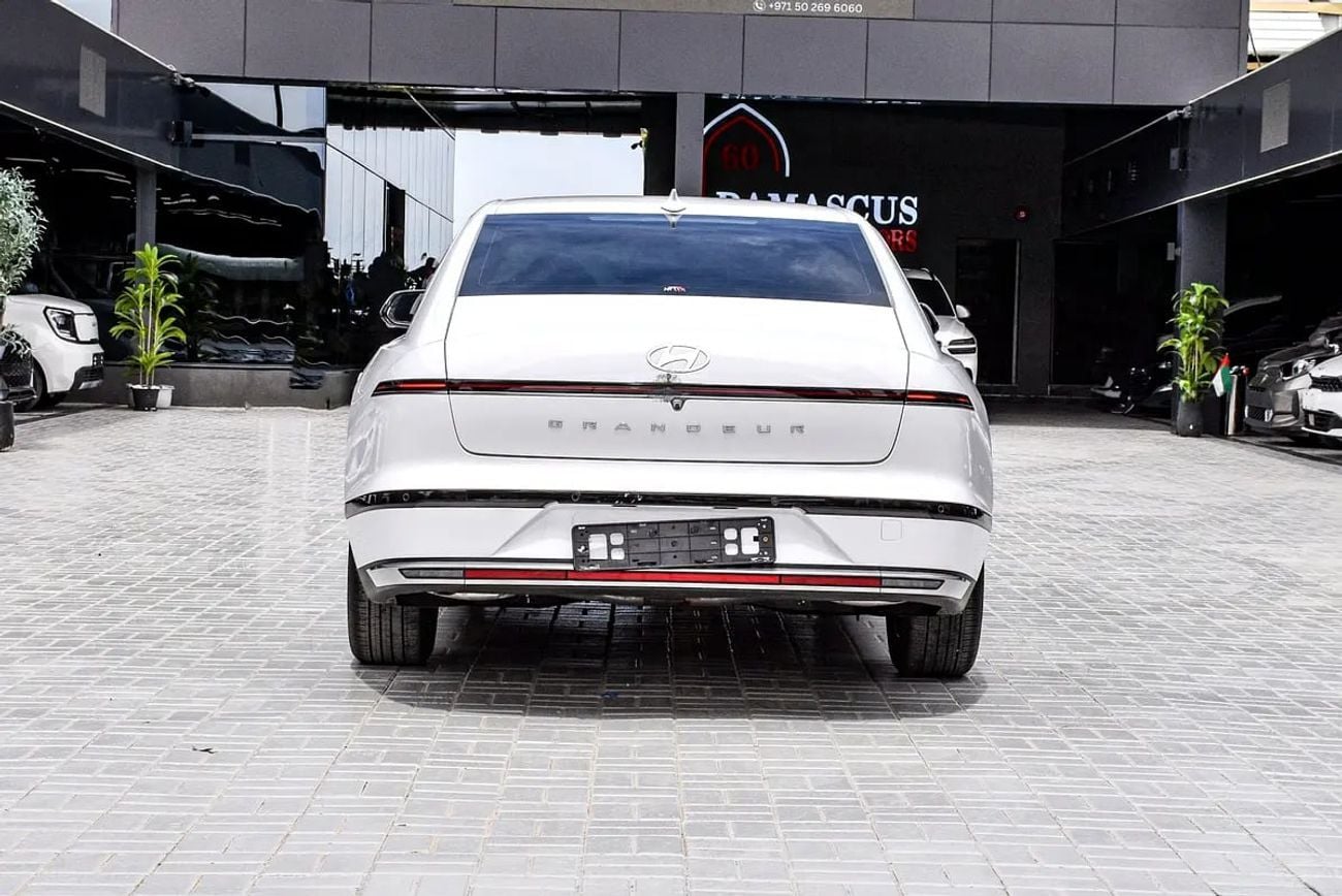 Hyundai Azera Hybrid | Korean Specs | Clean Title | 13K KM | White | هيونداي ازيرا هايبرد