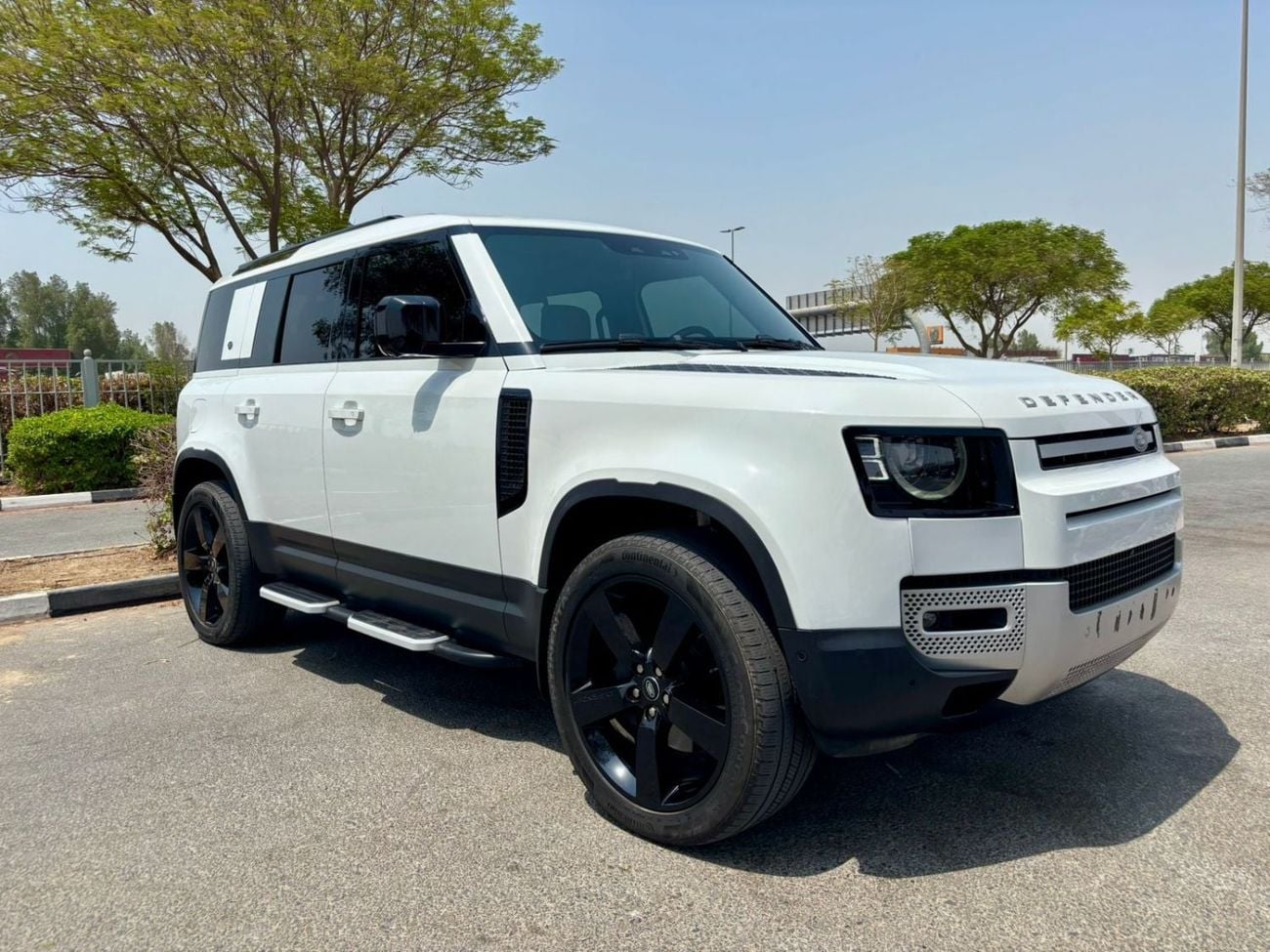 لاند روفر ديفندر 110 HSE P400