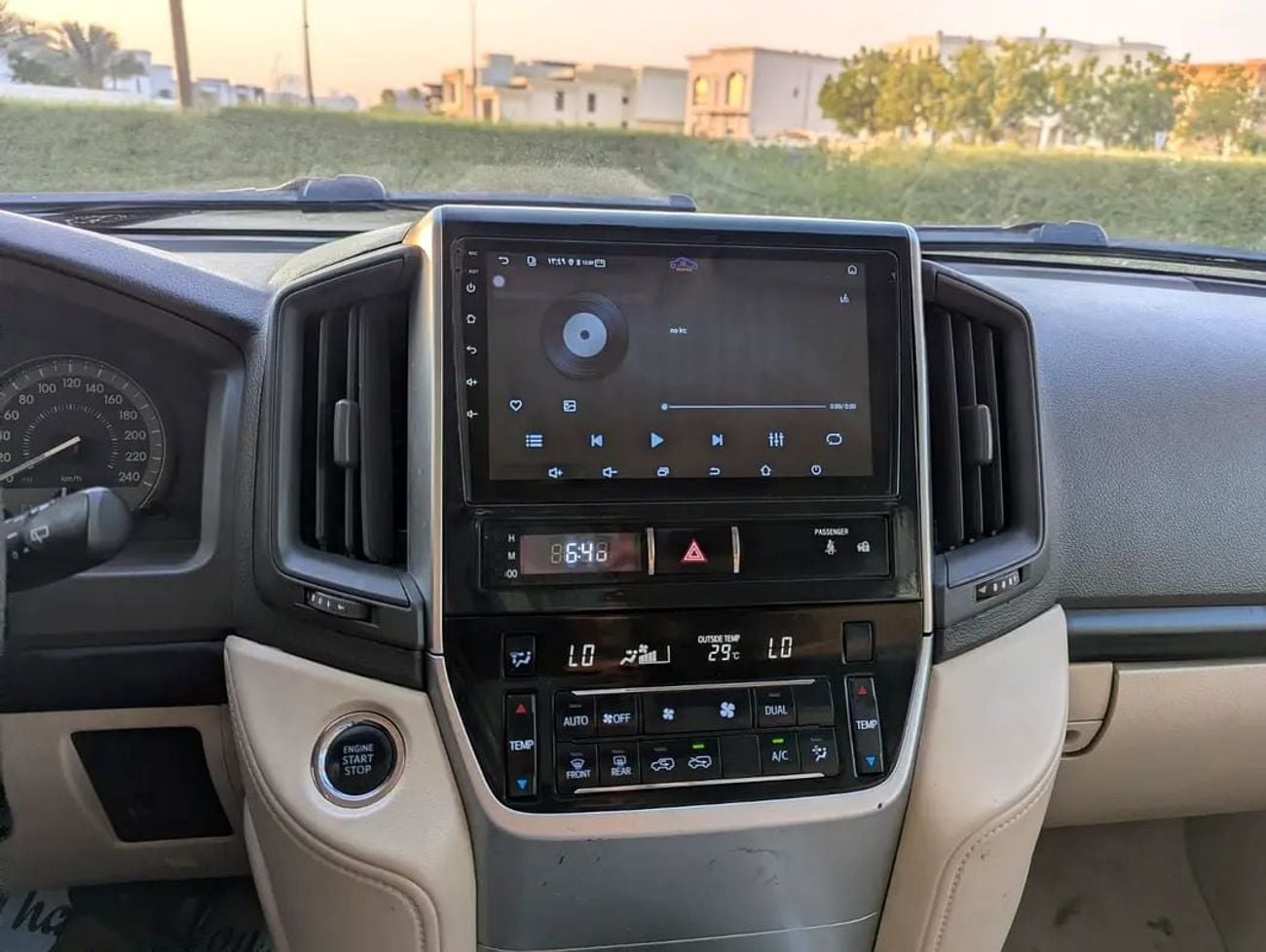 Toyota Land Cruiser GCC Specs | V6 4.0L Interior and Exterior Excellent Condition