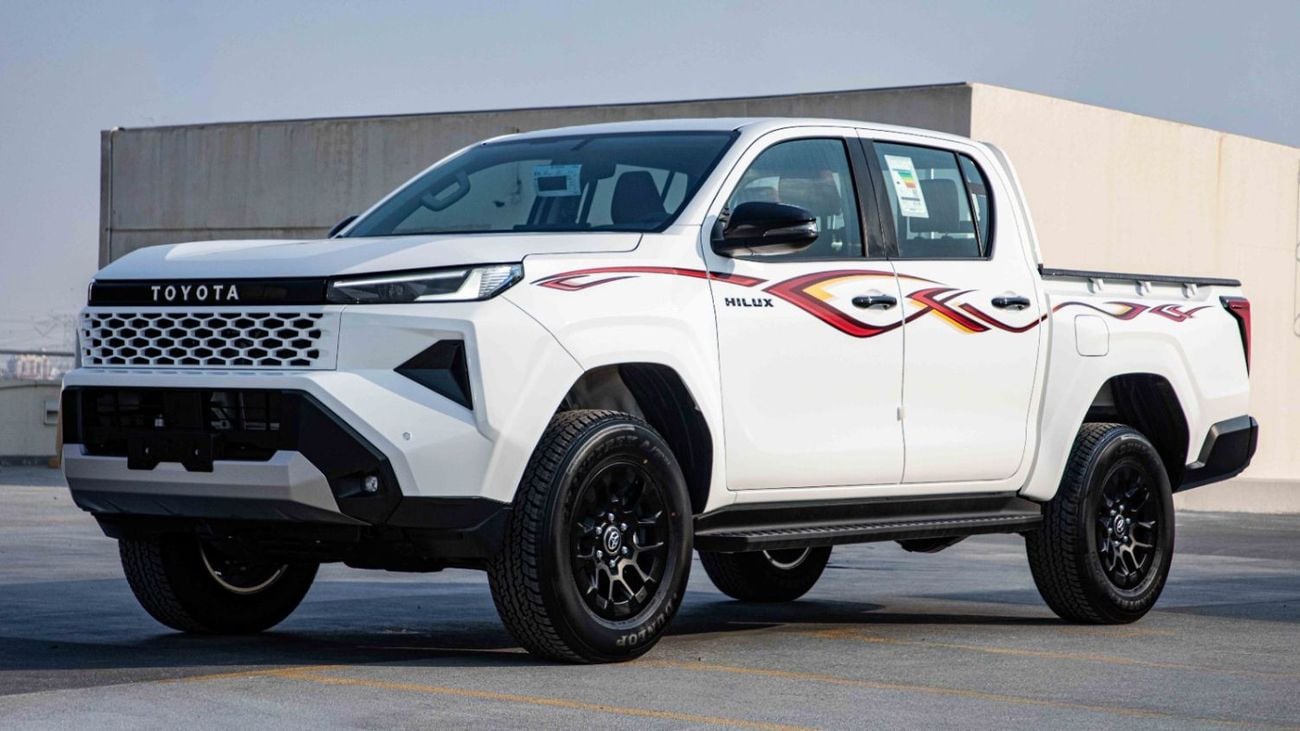 تويوتا هيلوكس GLX DC 4X4 P 2.7L AT GLX RA | 2027 | ضمان 3 سنوات |