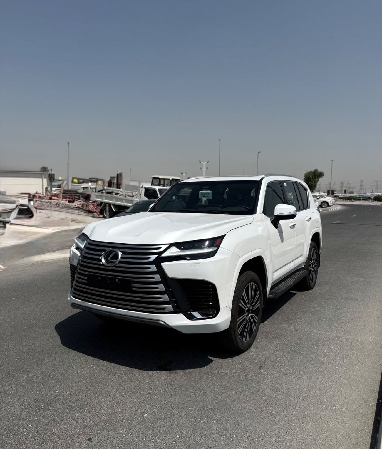 Lexus LX700h SIGNATURE LX700 3.5 Hybrid without Auto Park White Color with Black interior 2026 Model