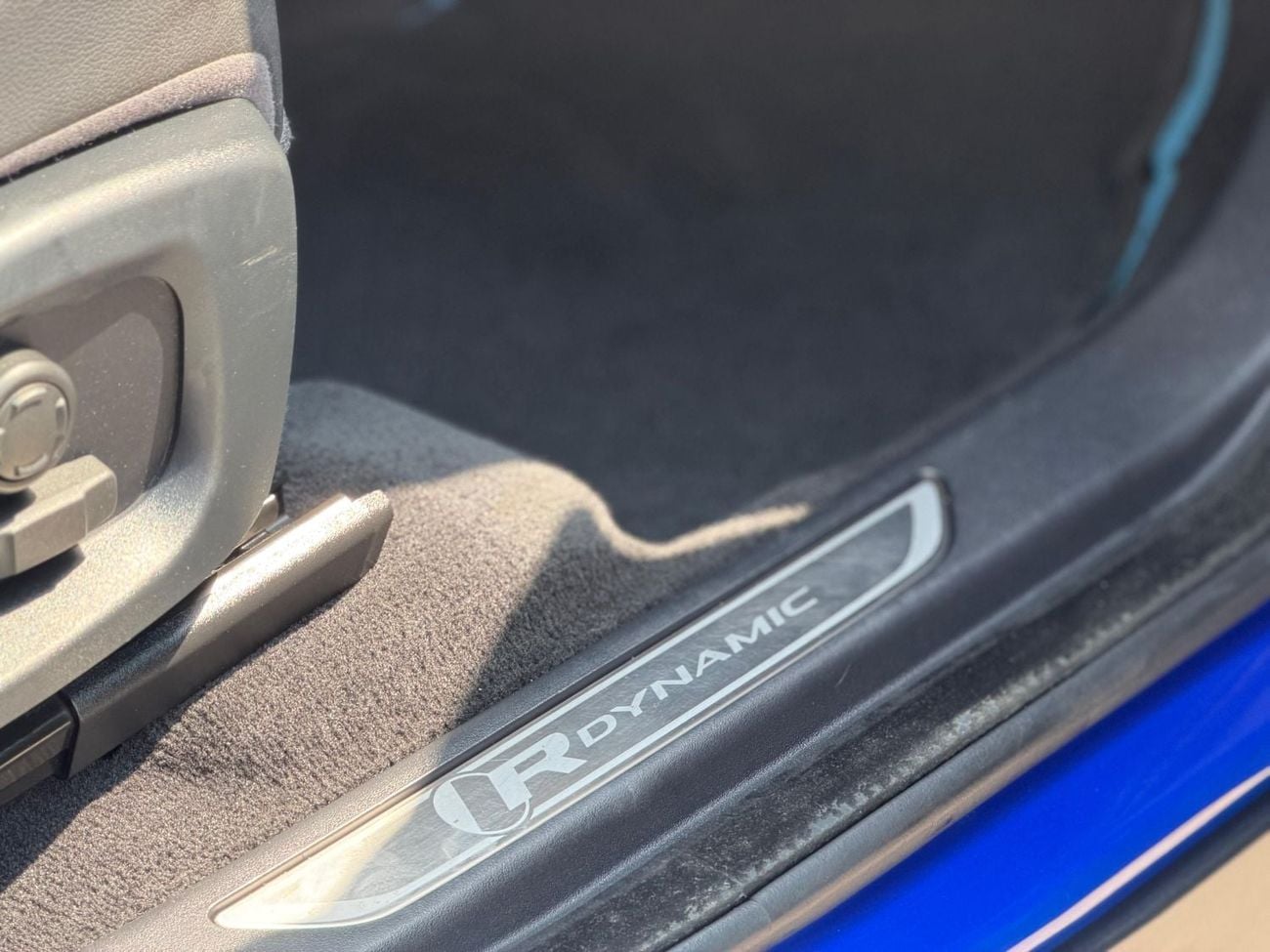 جاكوار E Pace R-DYNAMIC SE P250 جاكوار إي بيس 2018، خليجية، قطعت 90,000 كم، بدون حوادث، مفتاحان