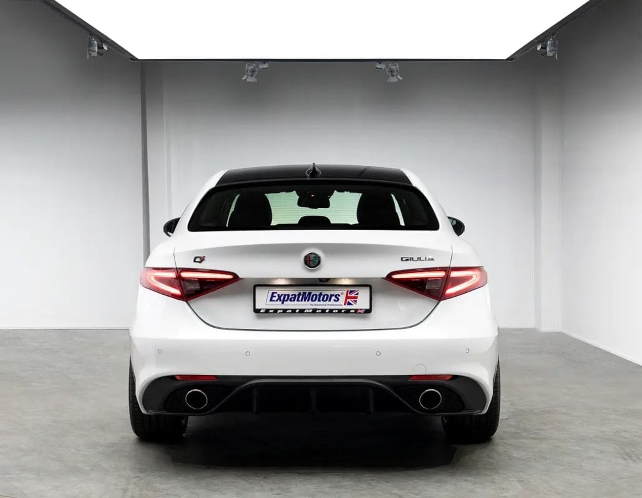 ألفا روميو جوليا فيلوتشي 0% DP Available • Full Service History • GCC Spec
