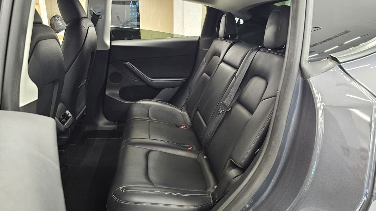 Tesla Model Y LONG RANGE