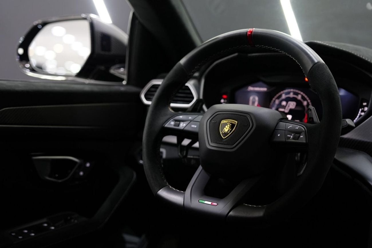 Lamborghini Urus PERFORMANTE 2024 Urus Performante, Full Carbon Pack, Rear Entertainment, Akrapovic Exhaust, Dealer Warr + Serv!!