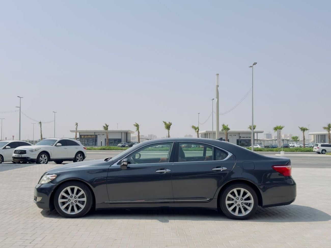 لكزس LS 460 SWB