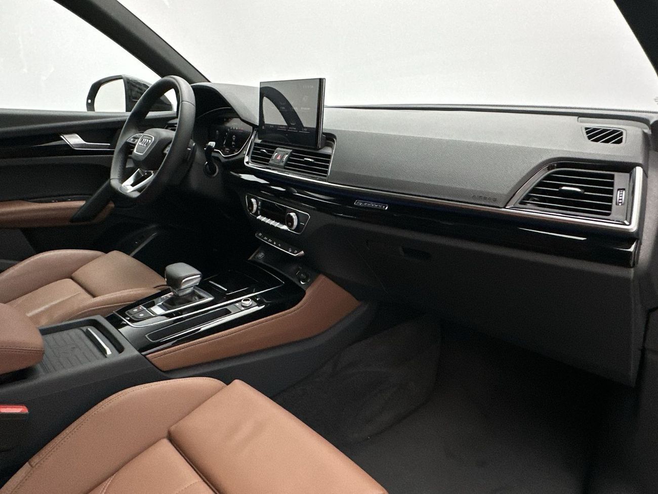 أودي Q5 45 TFSI SPORTBACK S-LINE quattro 249hp (Ref# 64015)
