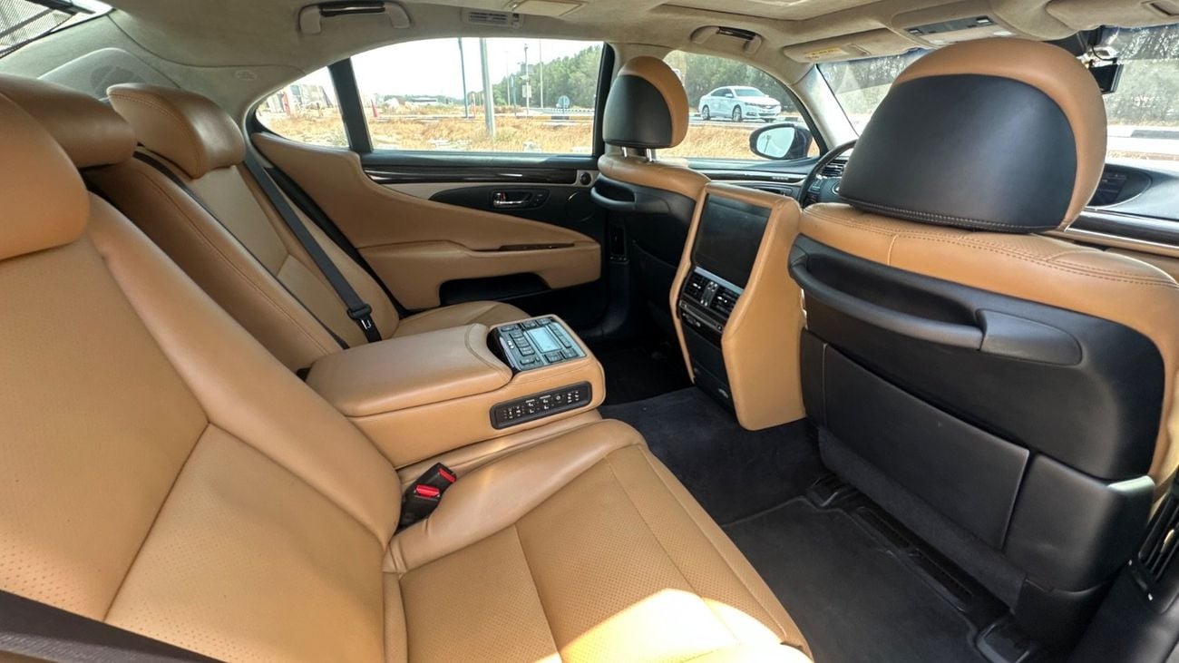Lexus LS600h L