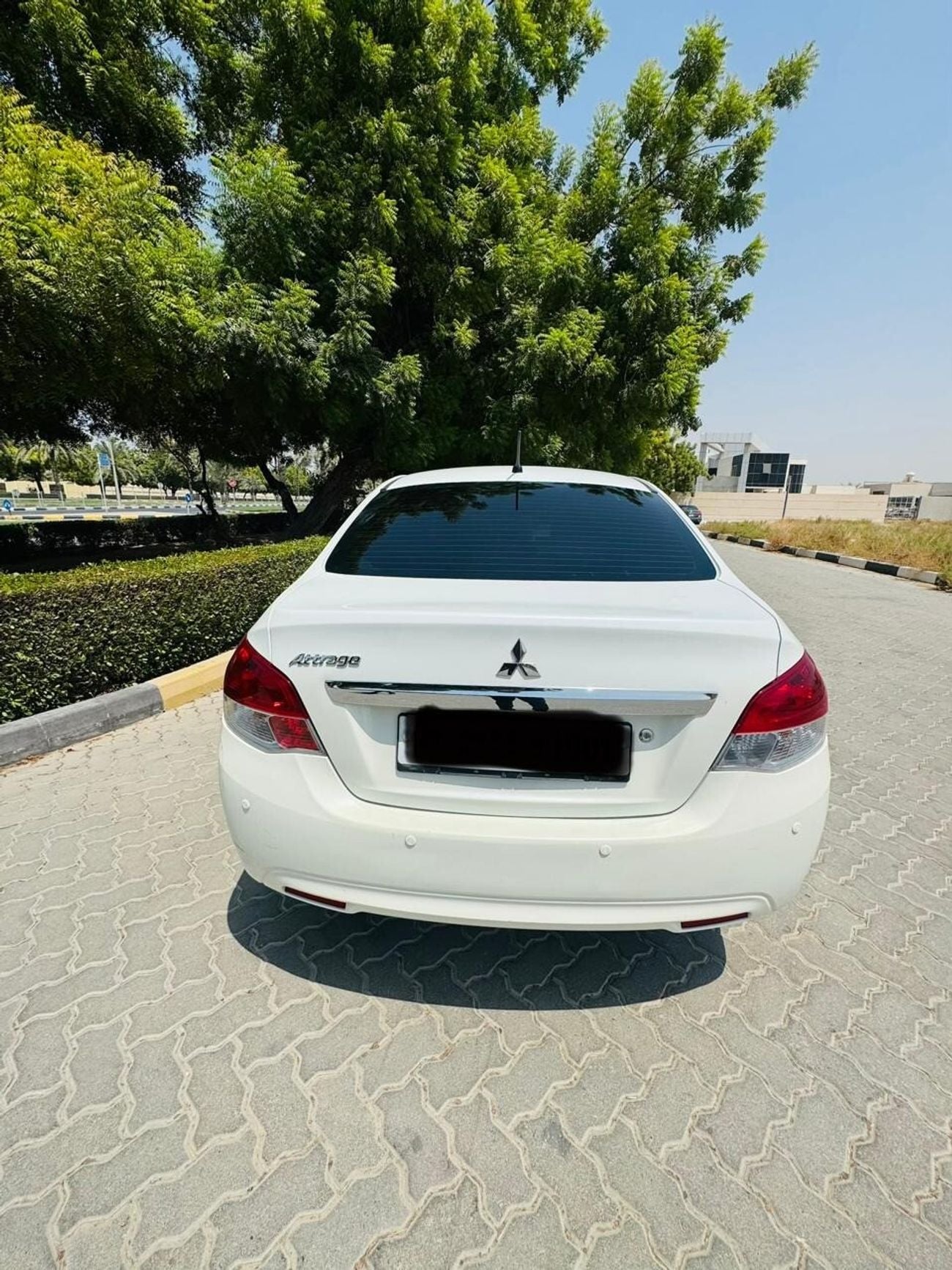 Mitsubishi Attrage GLX