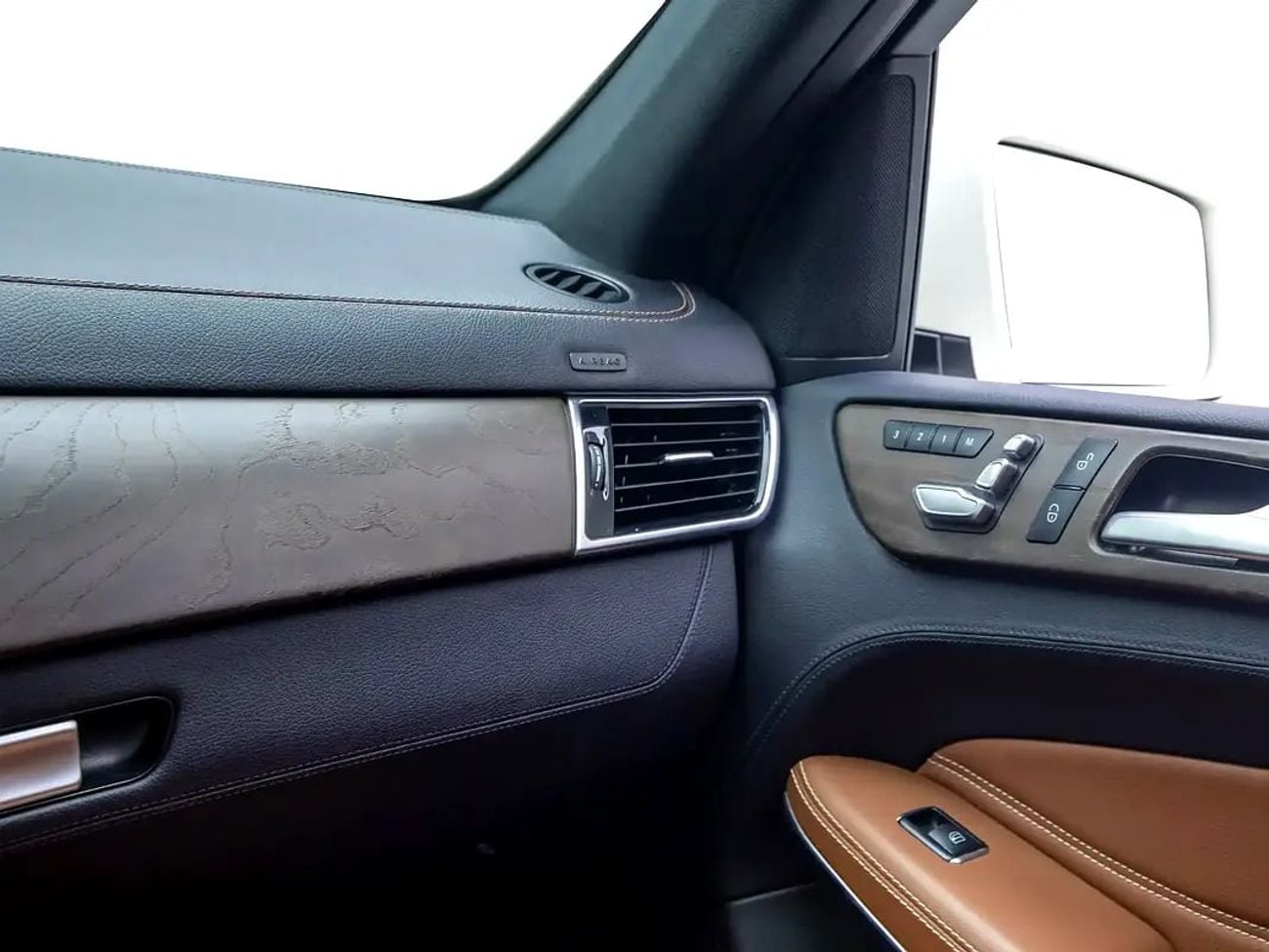 Mercedes Benz GLS500 GLS 500 | GCC Spec