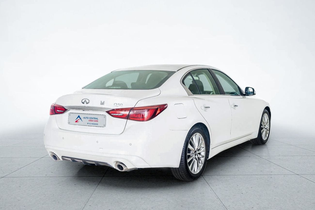 Infiniti Q50 LUXE 3.0