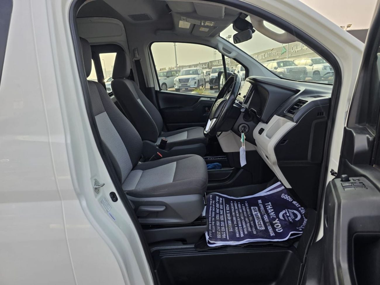 Toyota Hiace TOYOTA HIACE COMMUTER 12 SEATER DIESEL 2.8L RIGHT HAND DIVE