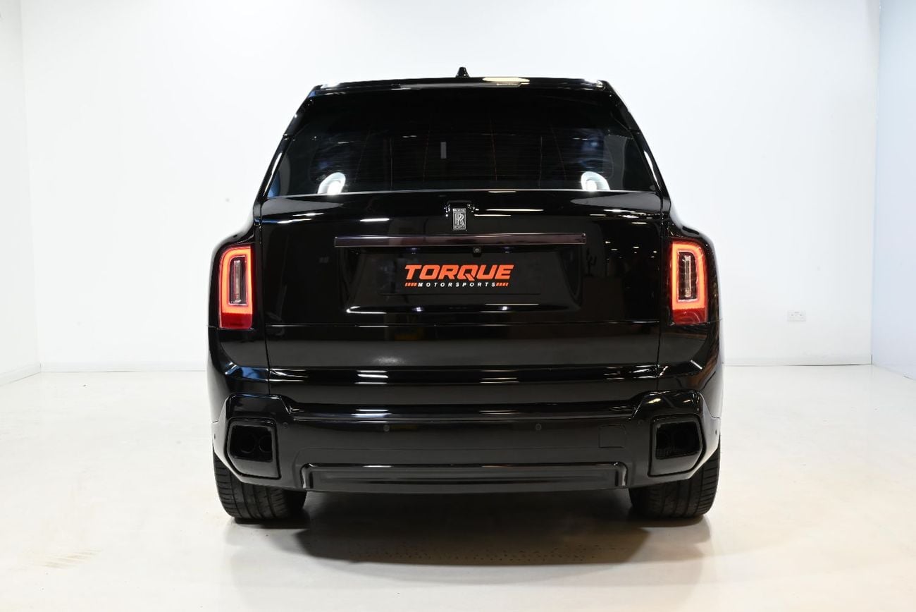 رولز رويس كولينان BLACK BADGE رولز رويس كولينان بلاك بادج 2021، بتصميم مُحسّن، ضمان رولز رويس حتى مايو 2027، سجل صيانة رولز رويس،