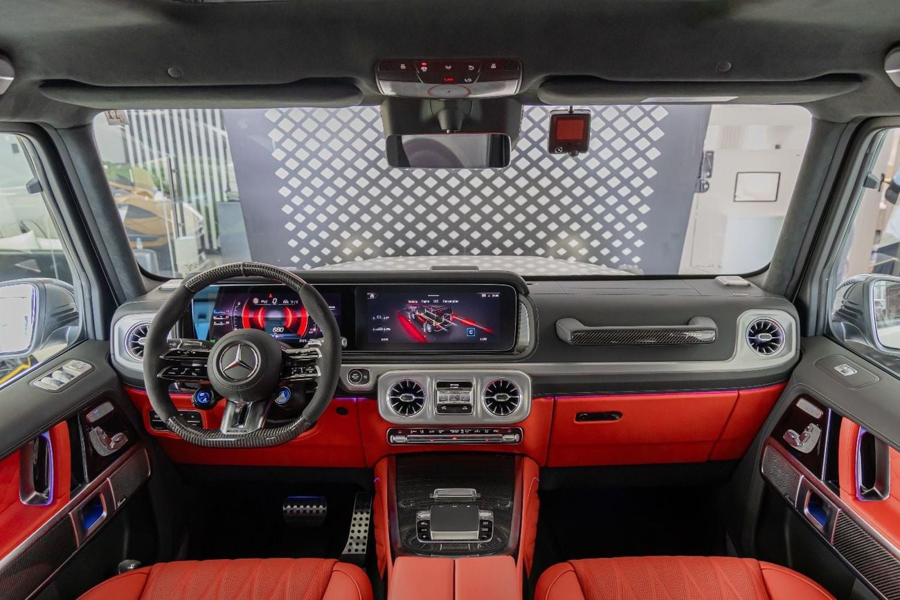Mercedes Benz G63 AMG STANDARD Mercedes-AMG G 63 | 2026 | White | Full Carbon | Performance Package | 4.0L V8 Twin-Turbo | 585 HP