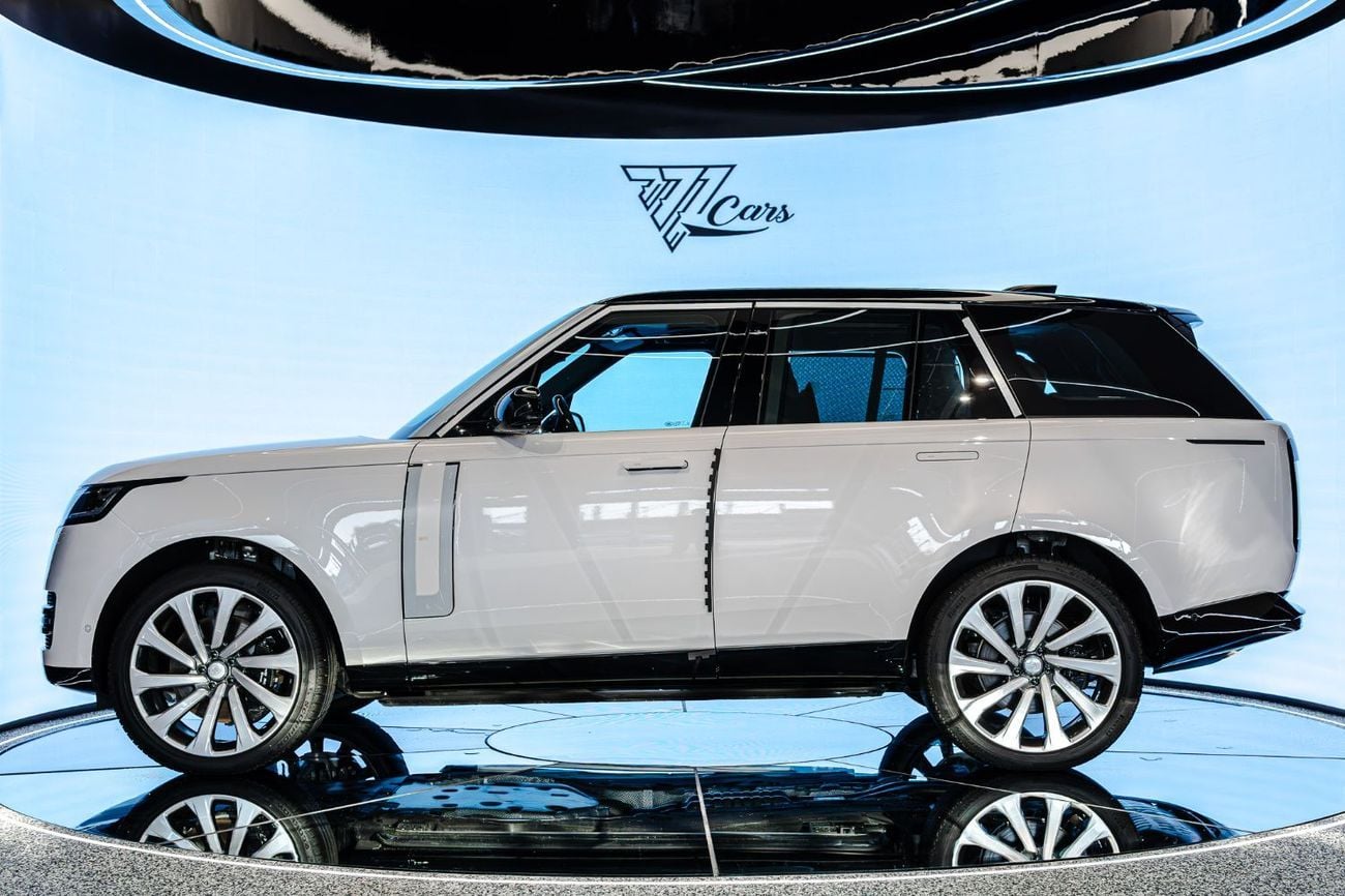 لاند روفر رينج روفر Autobiography P530 | Pearl White | Black Roof | Burgundy Interior | Shadow Exterior Package | GCC Sp