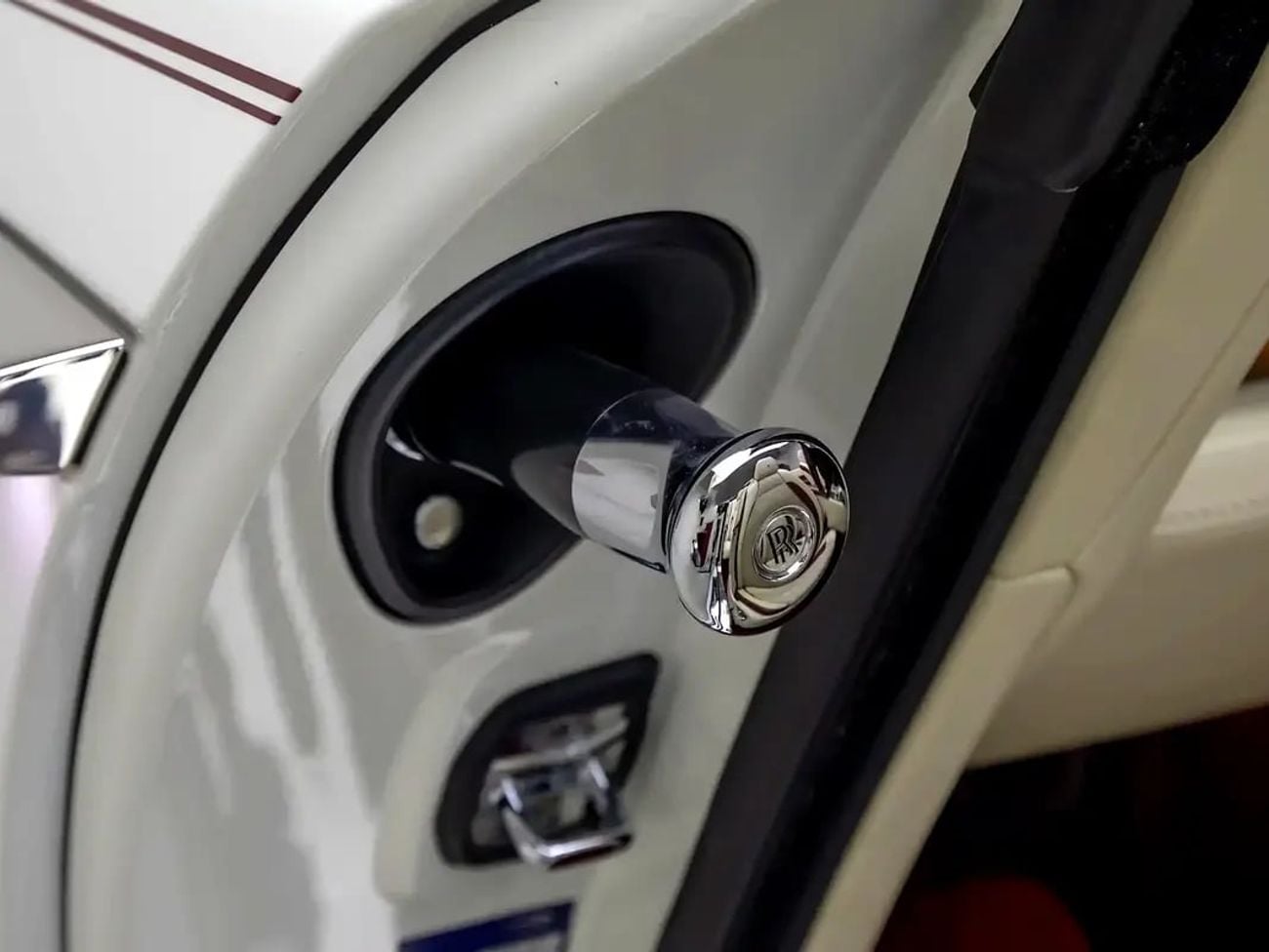 Rolls Royce Dawn GCC Specs | Luxury Convertible