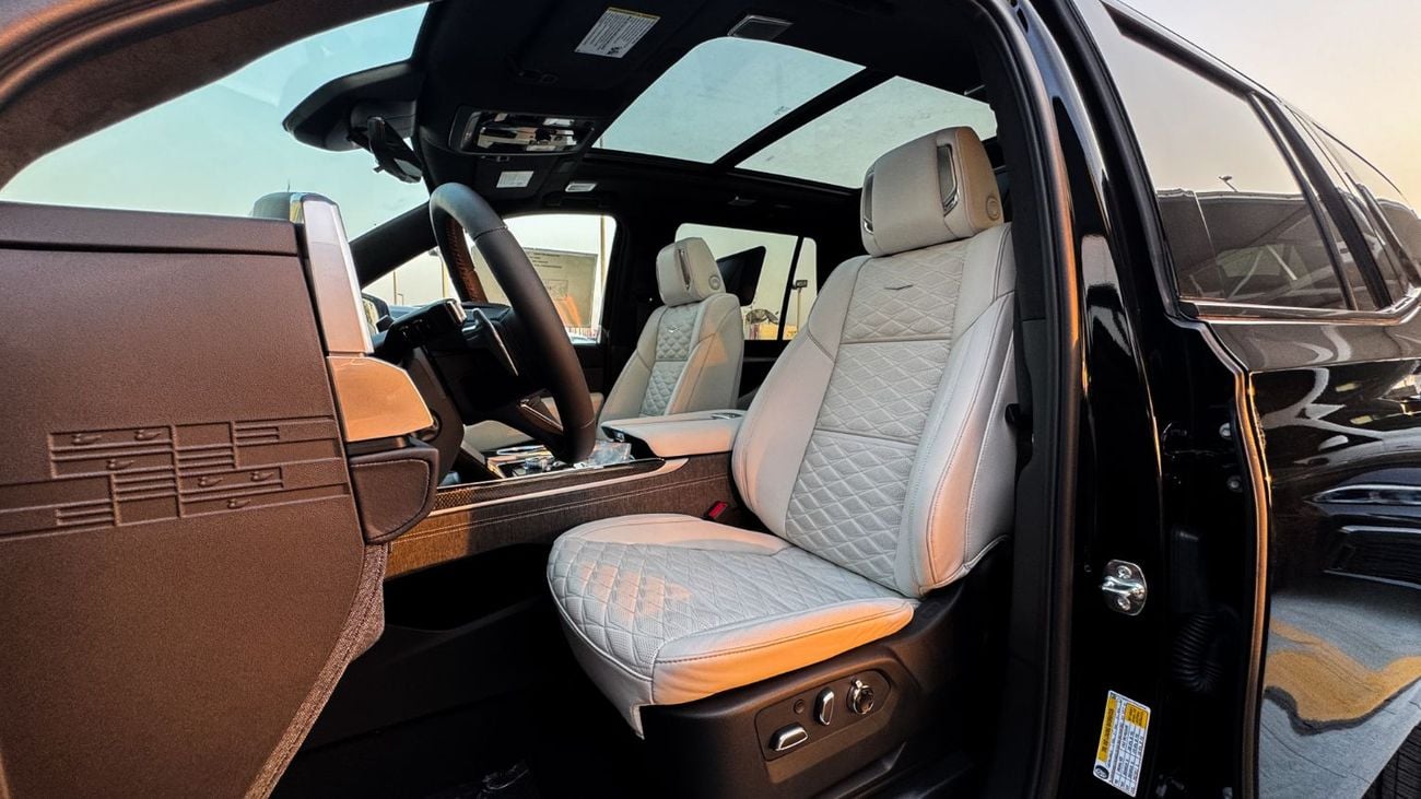 كاديلاك إسكالاد V SERIES Executive American Specs 2026 Brand New 6.2L V8 Supercharged