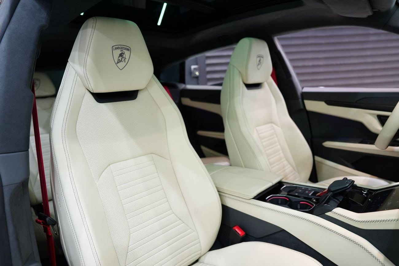 Lamborghini Urus SE 2025 Lamborghini Urus SE, Panoramic Roof, Bang N Olufsen Audio, 800 HP Hybrid!!